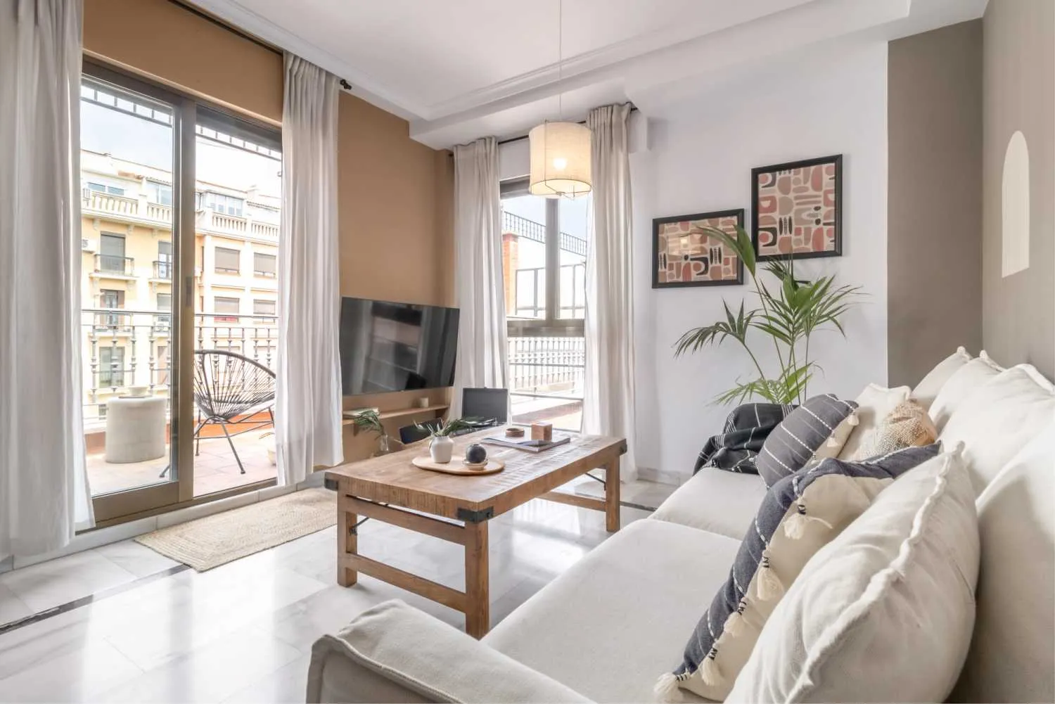 Spacious Madrid Flat With High-speed Fiber & Video Conference Setup For Remote Work #5