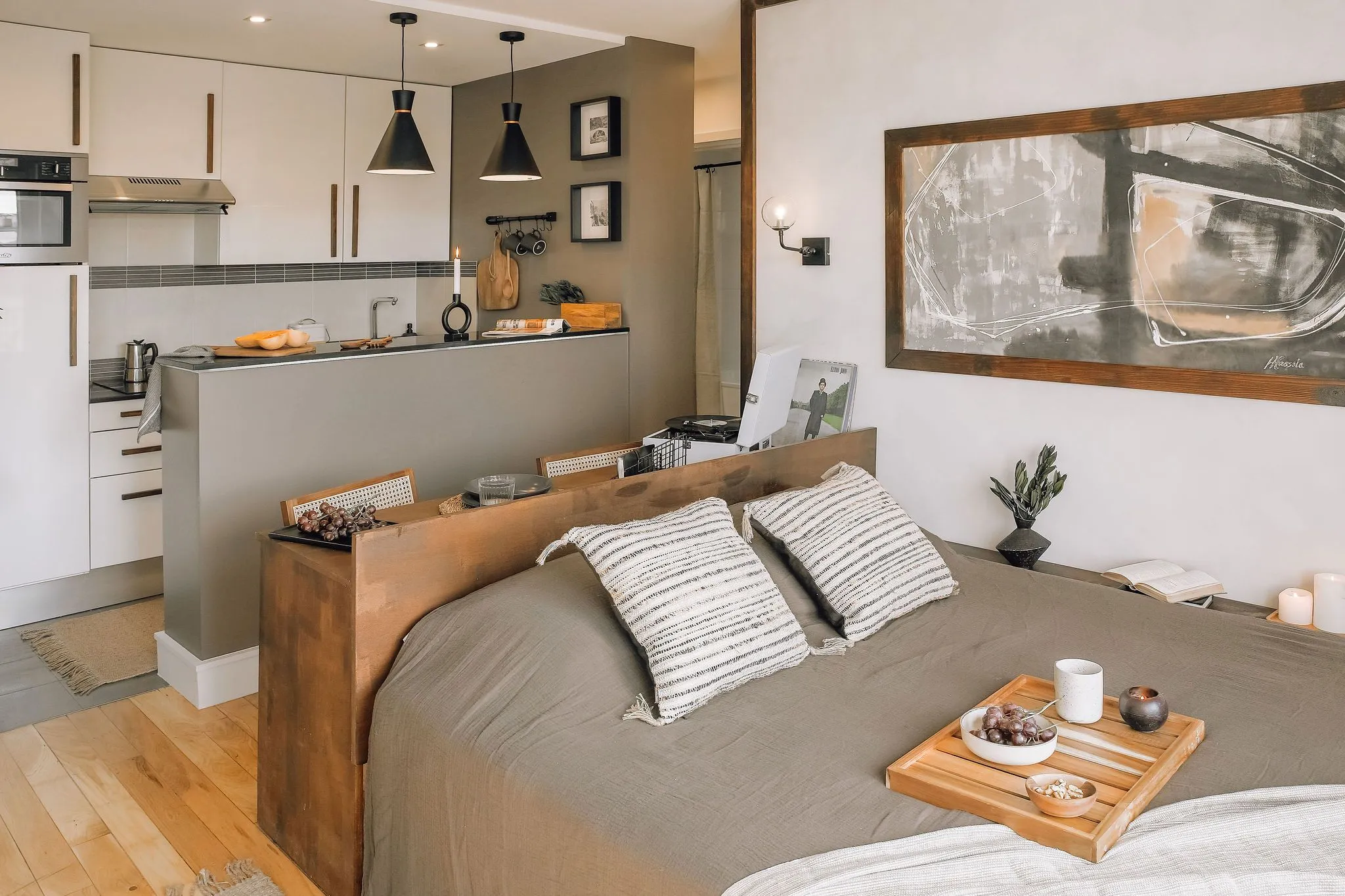 Luxurious Paris Studio With Ultra-fast Wifi, External Displays & Private Balcony For Digital Nomads #4