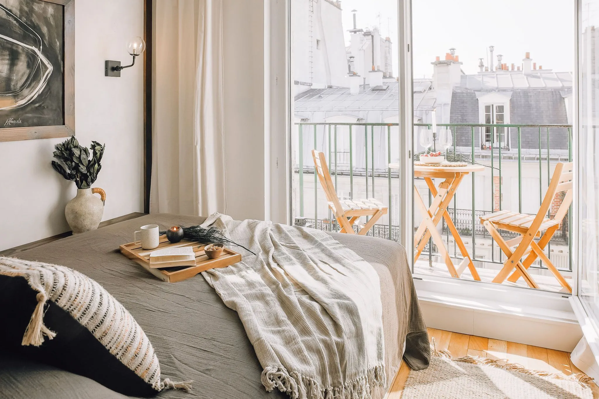 Luxurious Paris Studio With Ultra-fast Wifi, External Displays & Private Balcony For Digital Nomads #3