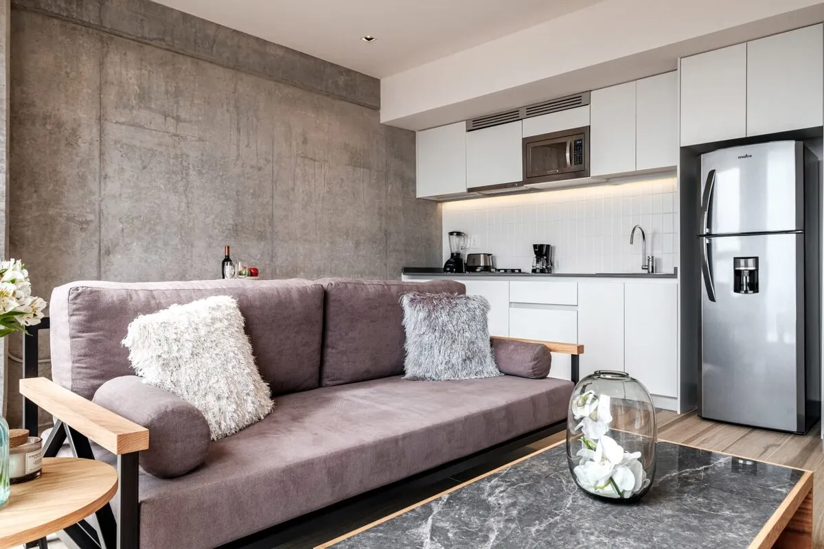 Refined 2-bed Urban Flat With Home Office Space In Downtown For Remote Work #3