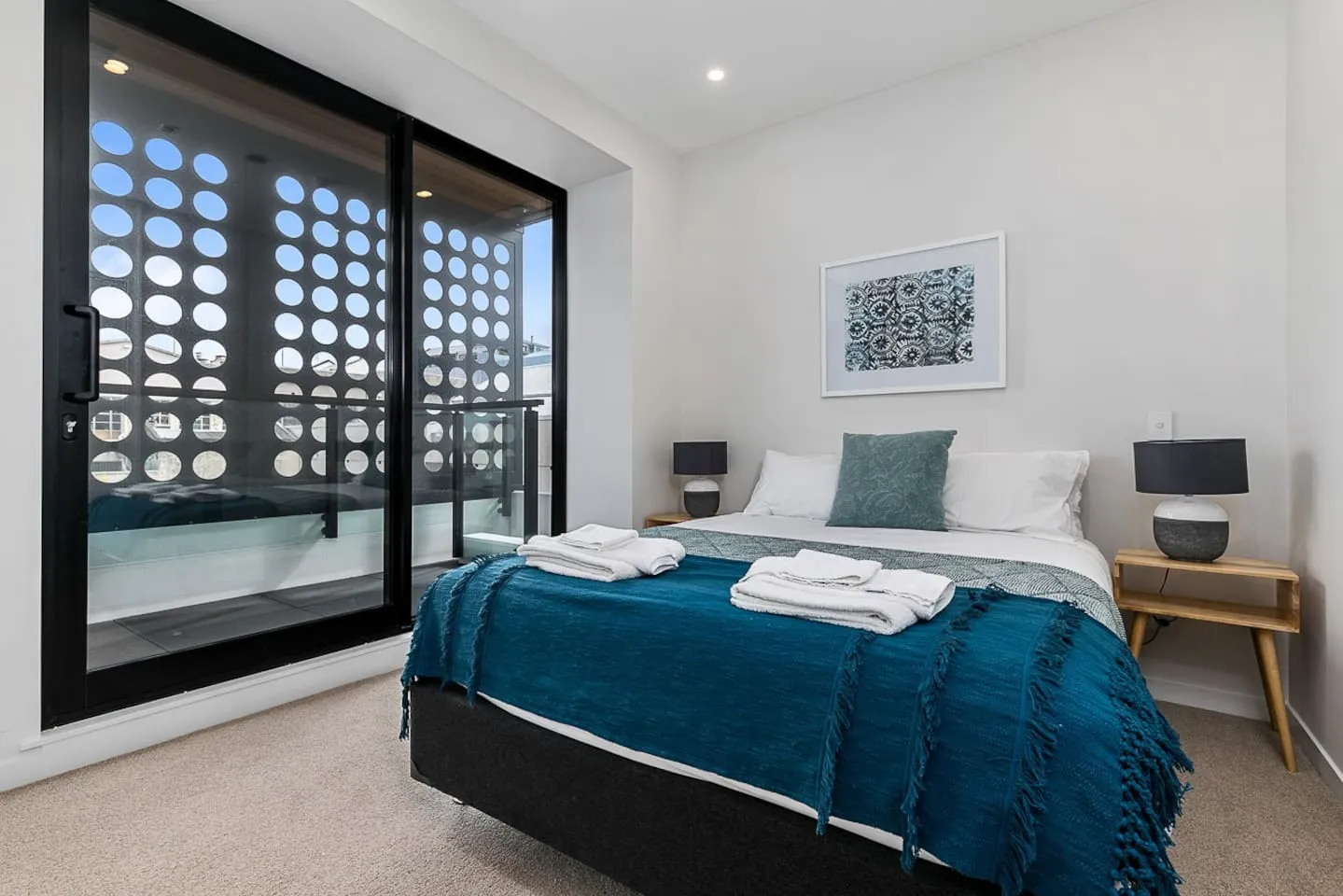 Charming Curated 2-br City Flat Auckland - Work-ready Office & Fast Wifi #3