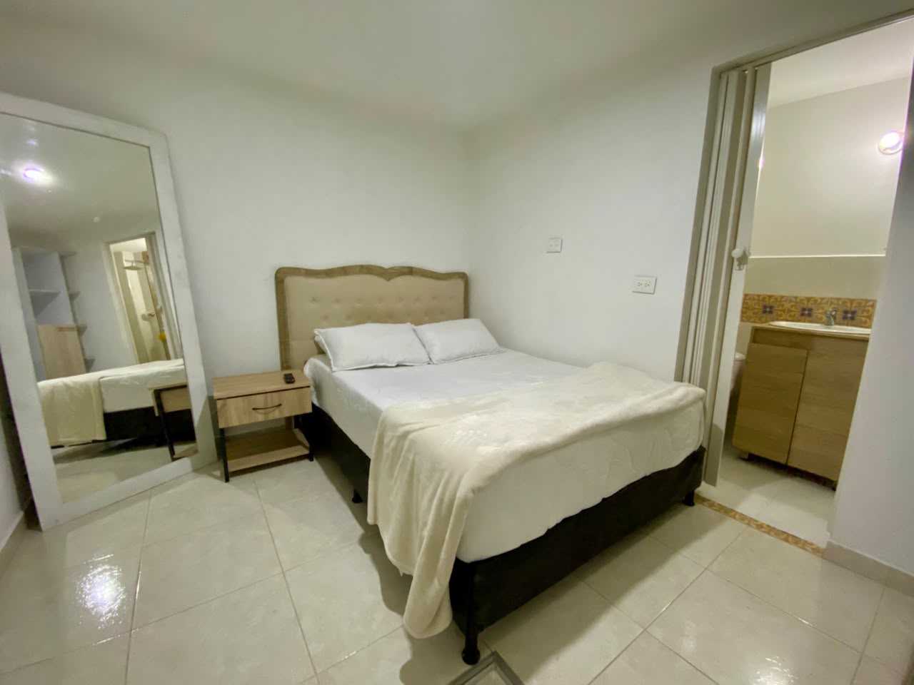 Luxurious Designer Penthouse In Medellin: 5 Br, Terrace, Nomad-ready #5