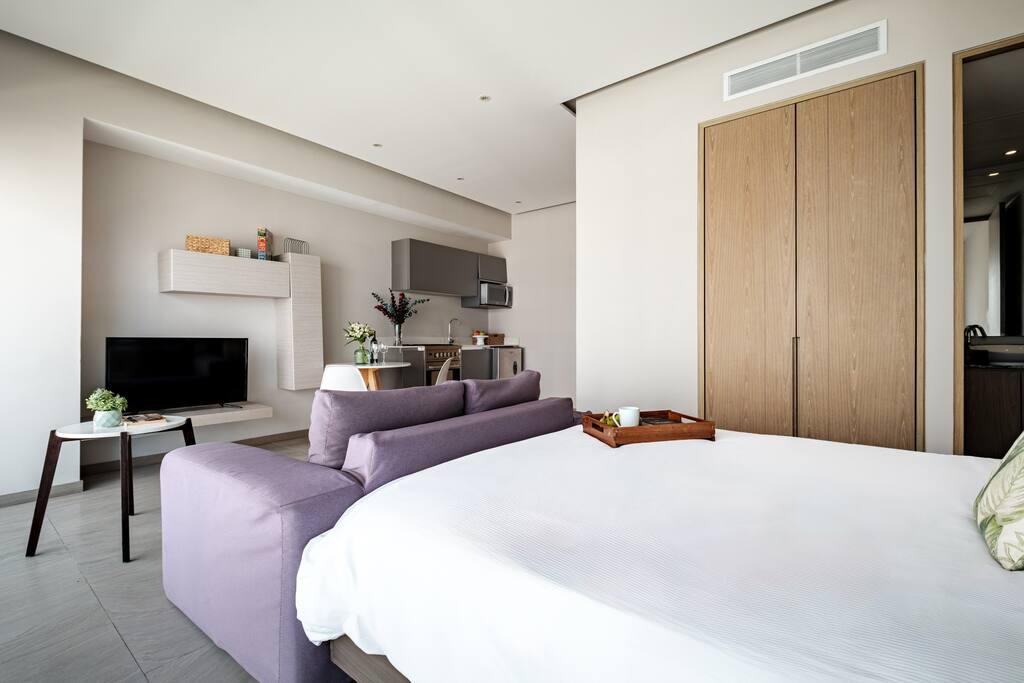 Premium Cozy Studio With Dedicated Workspace In Downtown Location #2