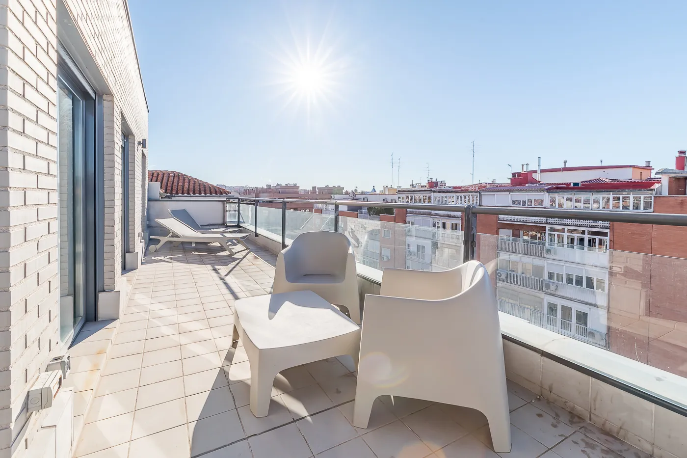 Chic 55m2 Madrid Flat With Dedicated Workspace For Remote Work And Digital Nomads