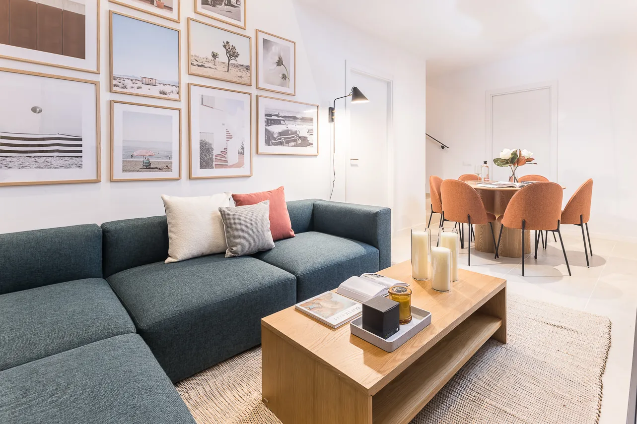 Sophisticated 110m2 Barcelona Flat With Dedicated Home Office And Spacious Living Area #4