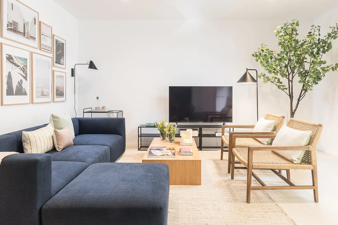 Designer Barcelona Flat With Dedicated Home Office And Comfortable Living Space #2