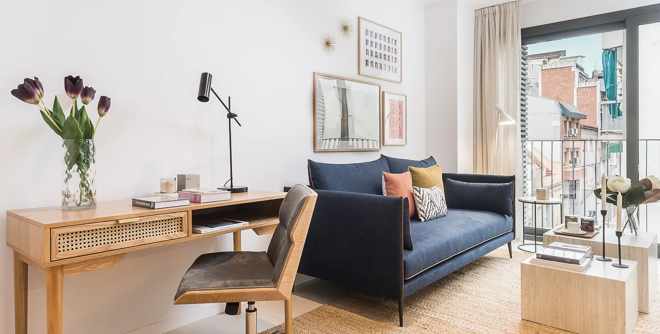Premium 74m2 Barcelona Flat With Bright Home Office And Comfortable Layout