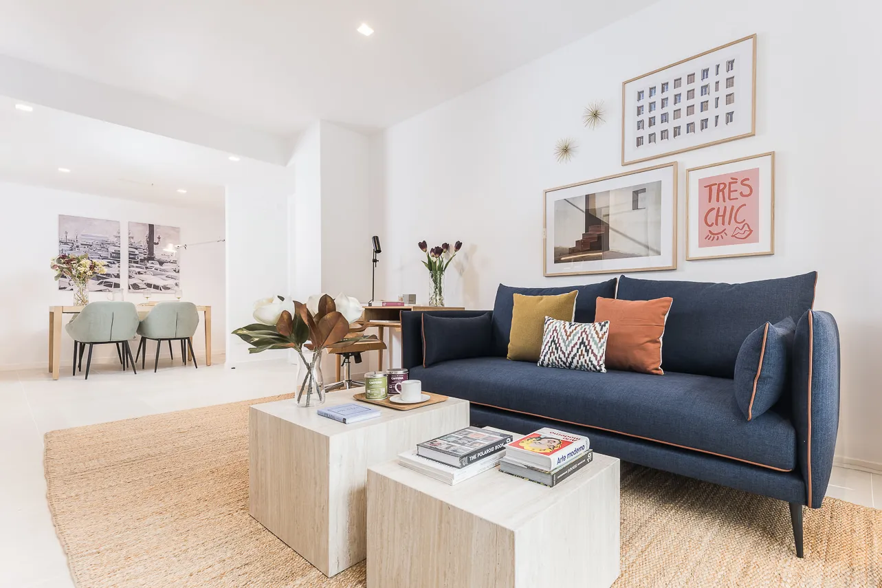 Premium 74m2 Barcelona Flat With Bright Home Office And Comfortable Layout #4