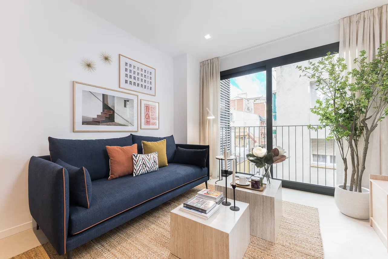 Trendy 2br Flat With Home Office & City Views In Barcelona's Prime District #5