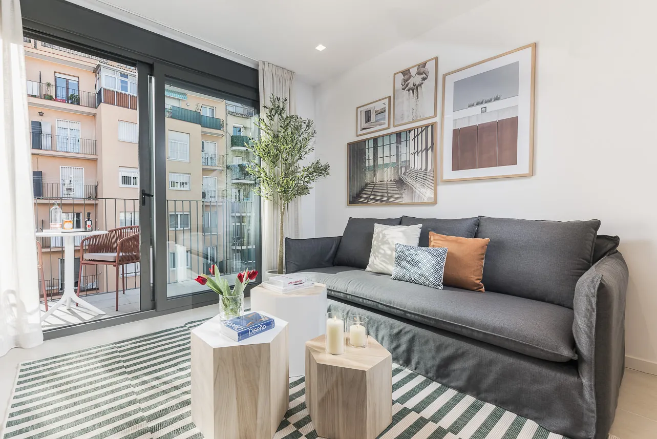Elegant 2-bed Flat In Barcelona Featuring A Dedicated Home Office For Remote Work #3