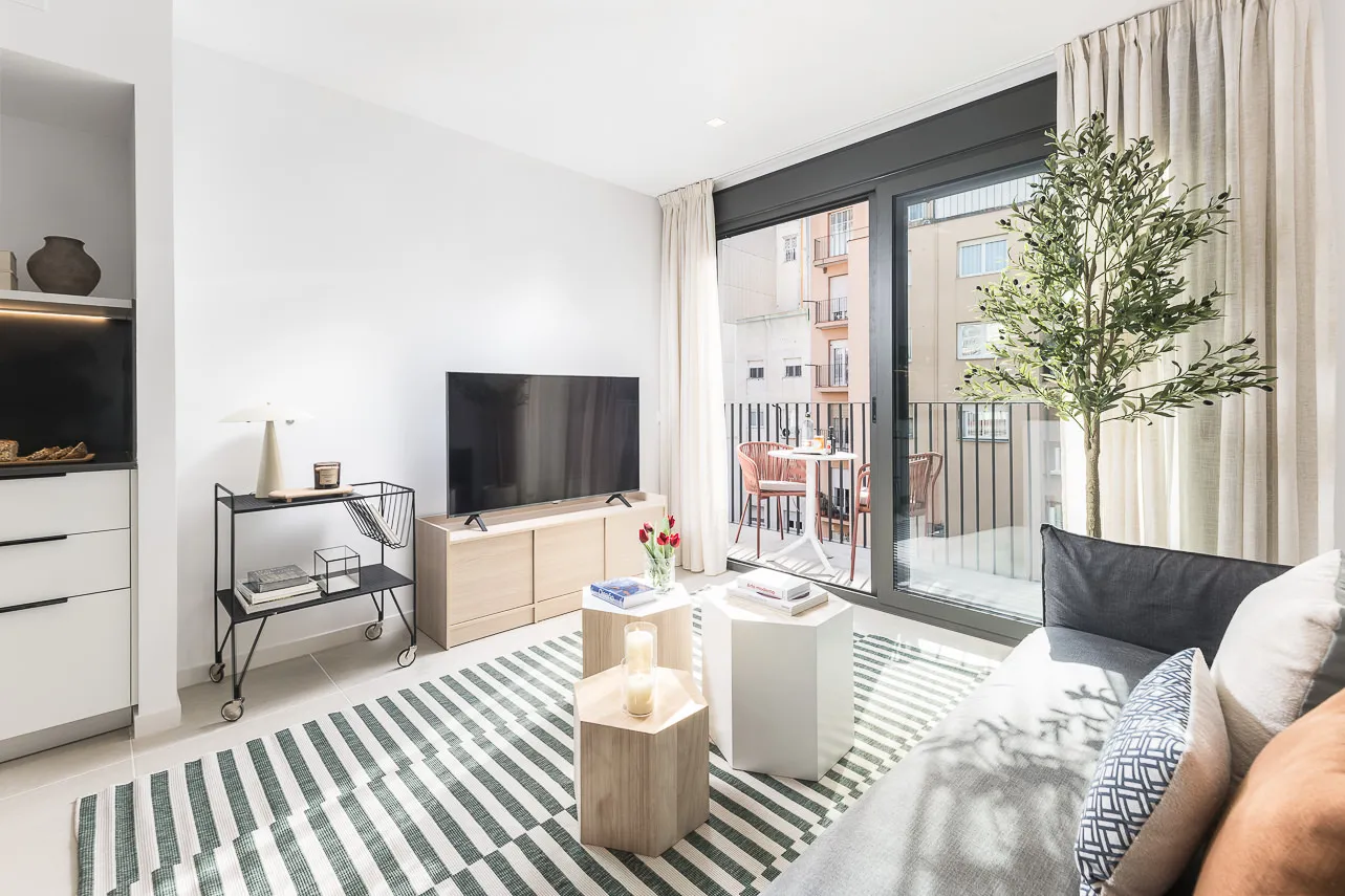 Elegant 2-bed Flat In Barcelona Featuring A Dedicated Home Office For Remote Work #4