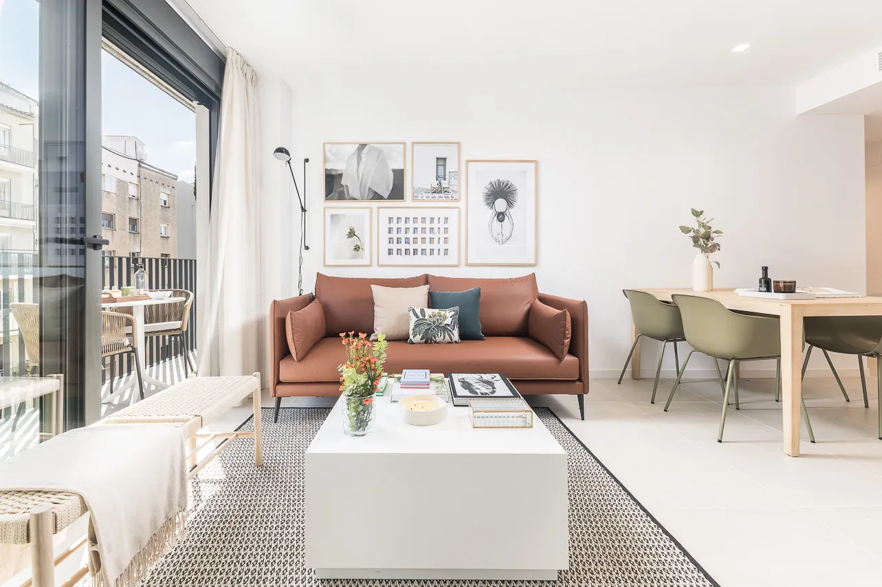 Spacious Barcelona Flat With Dedicated Home Office And Stylish Design #2