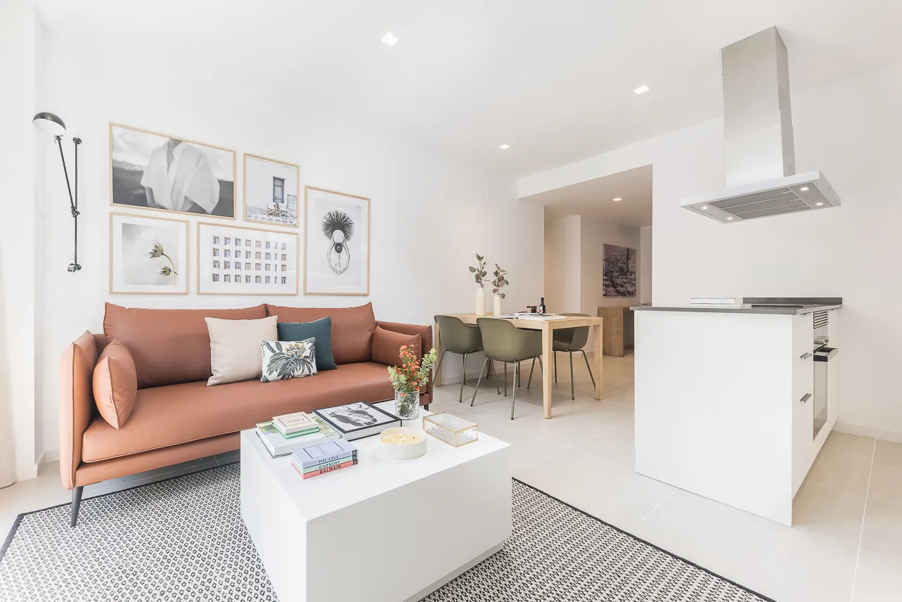 Spacious Barcelona Flat With Dedicated Home Office And Stylish Design #4
