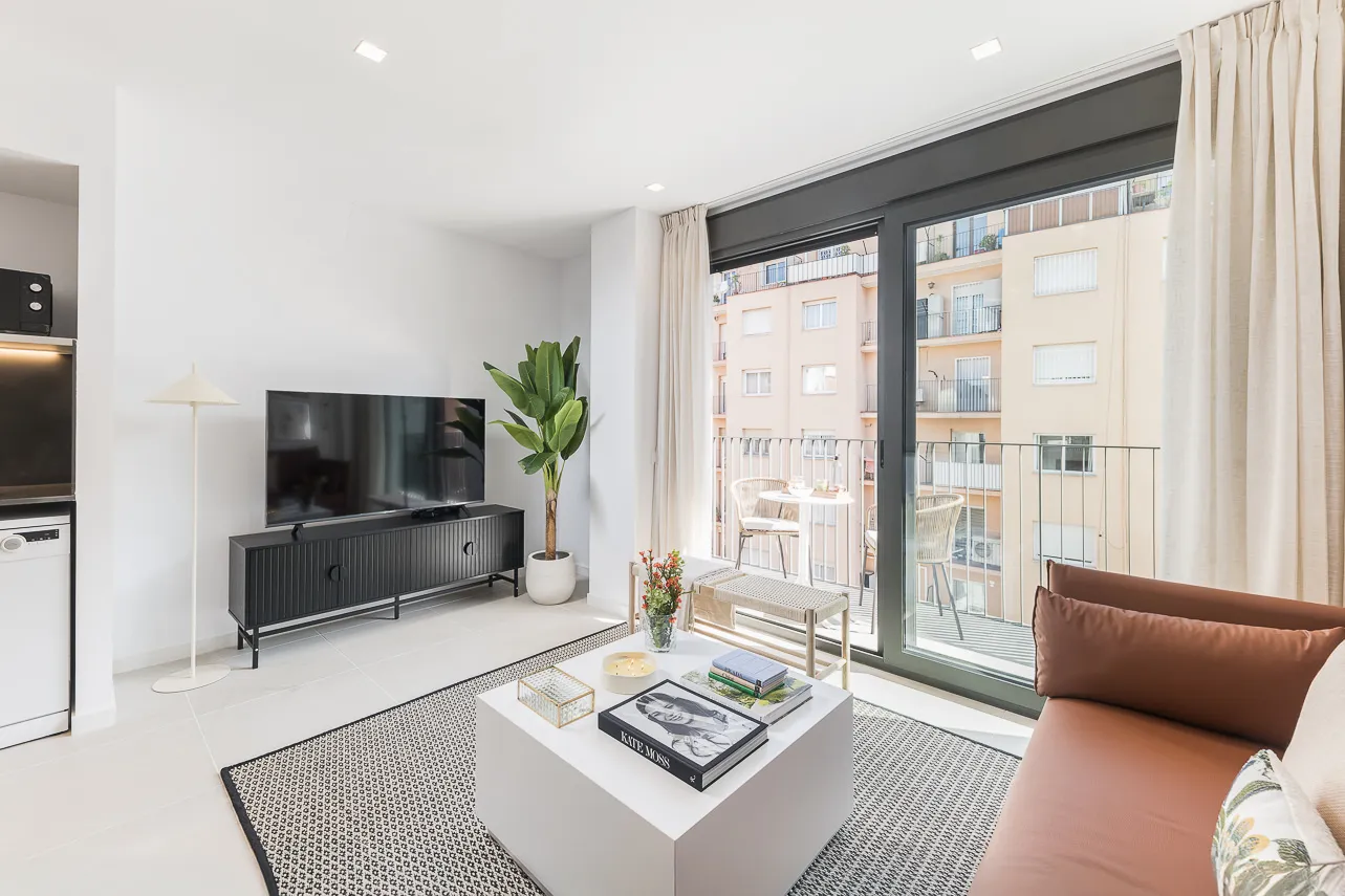 Spacious Barcelona Flat With Dedicated Home Office And Stylish Design #5