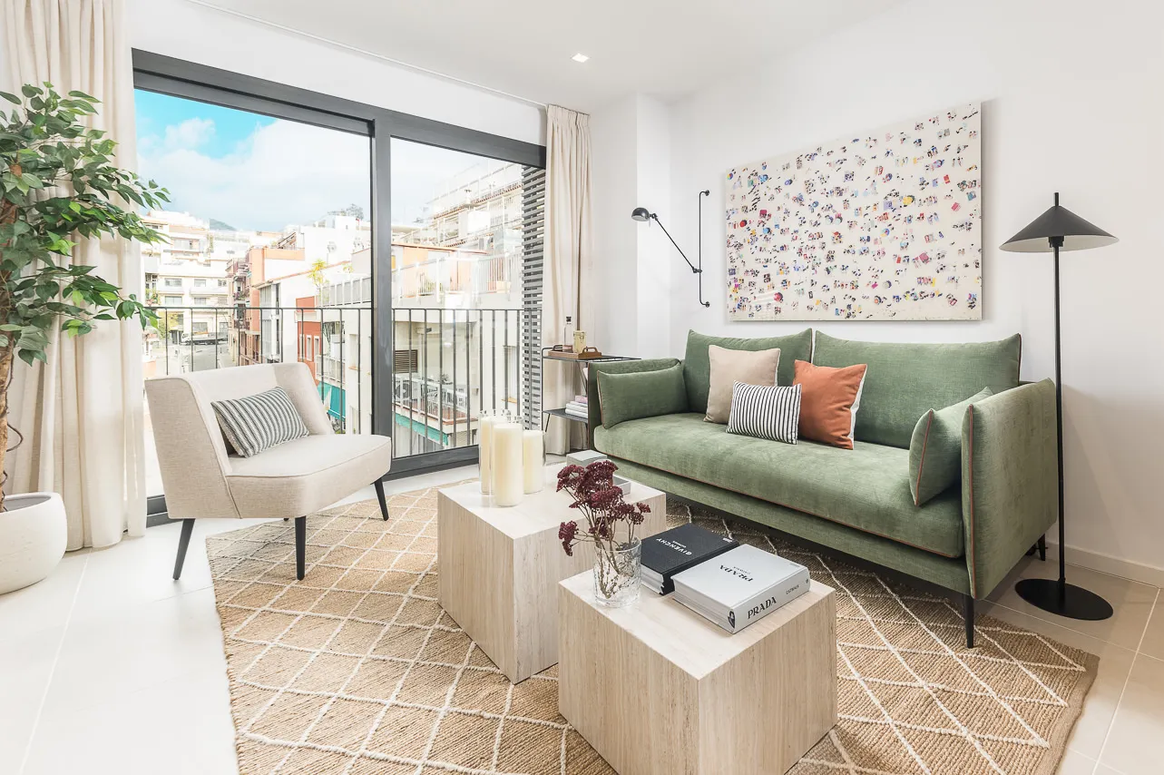 Elegant 60m2 Flat With Dedicated Home Office In Barcelona's Central District #2