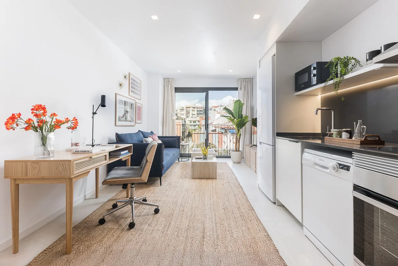 Sophisticated 2-bed Flat With Dedicated Home Office In Barcelona For Remote Work #2