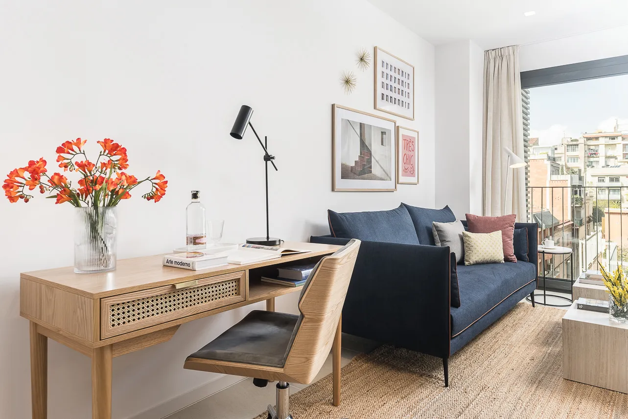 Sophisticated 2-bed Flat With Dedicated Home Office In Barcelona For Remote Work #3