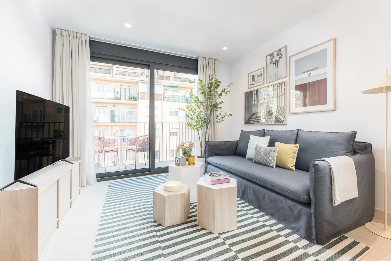 Sophisticated 2-bed Flat With Dedicated Home Office In Barcelona's Gracia District #2