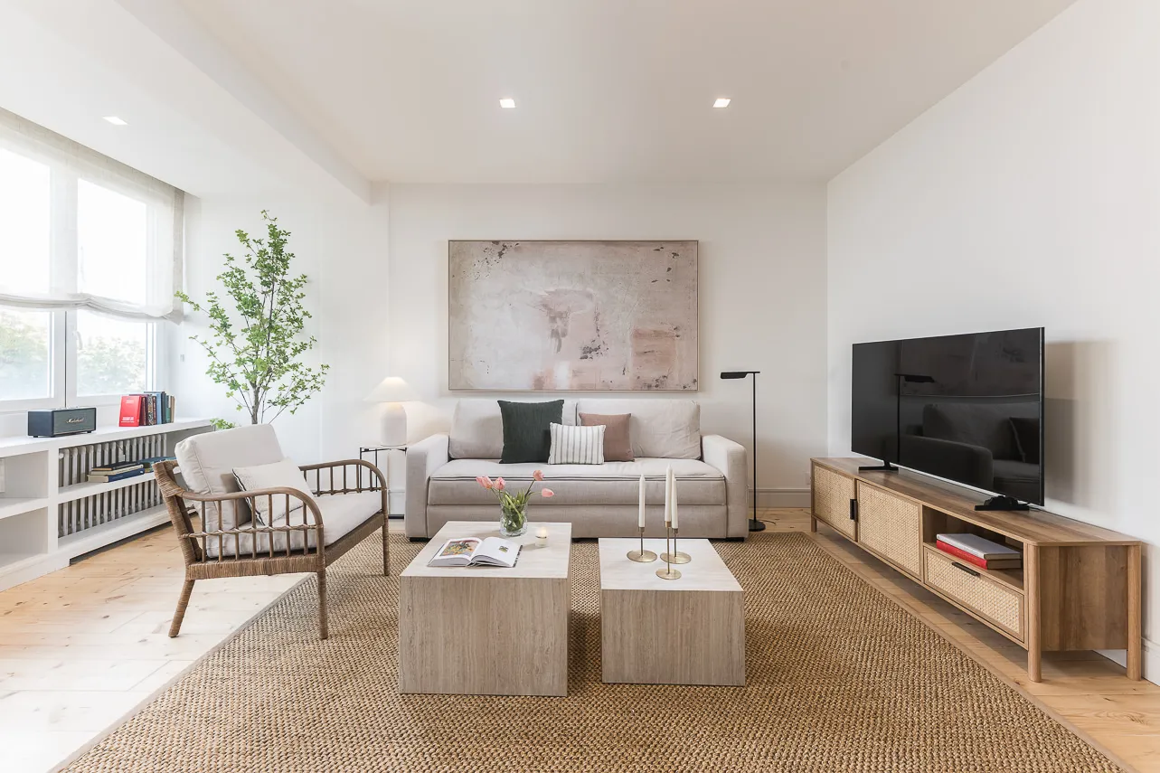 Airy Madrid Flat With Dedicated Home Office And Bright Living Spaces #3