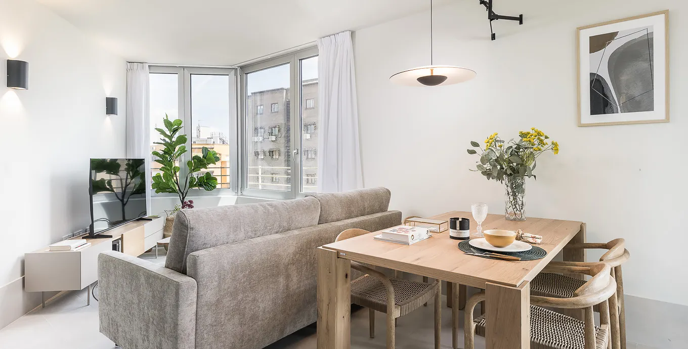 Digital-nomad Ready Executive Flat In Madrid -- 69m2 Welcoming Space & Home Office