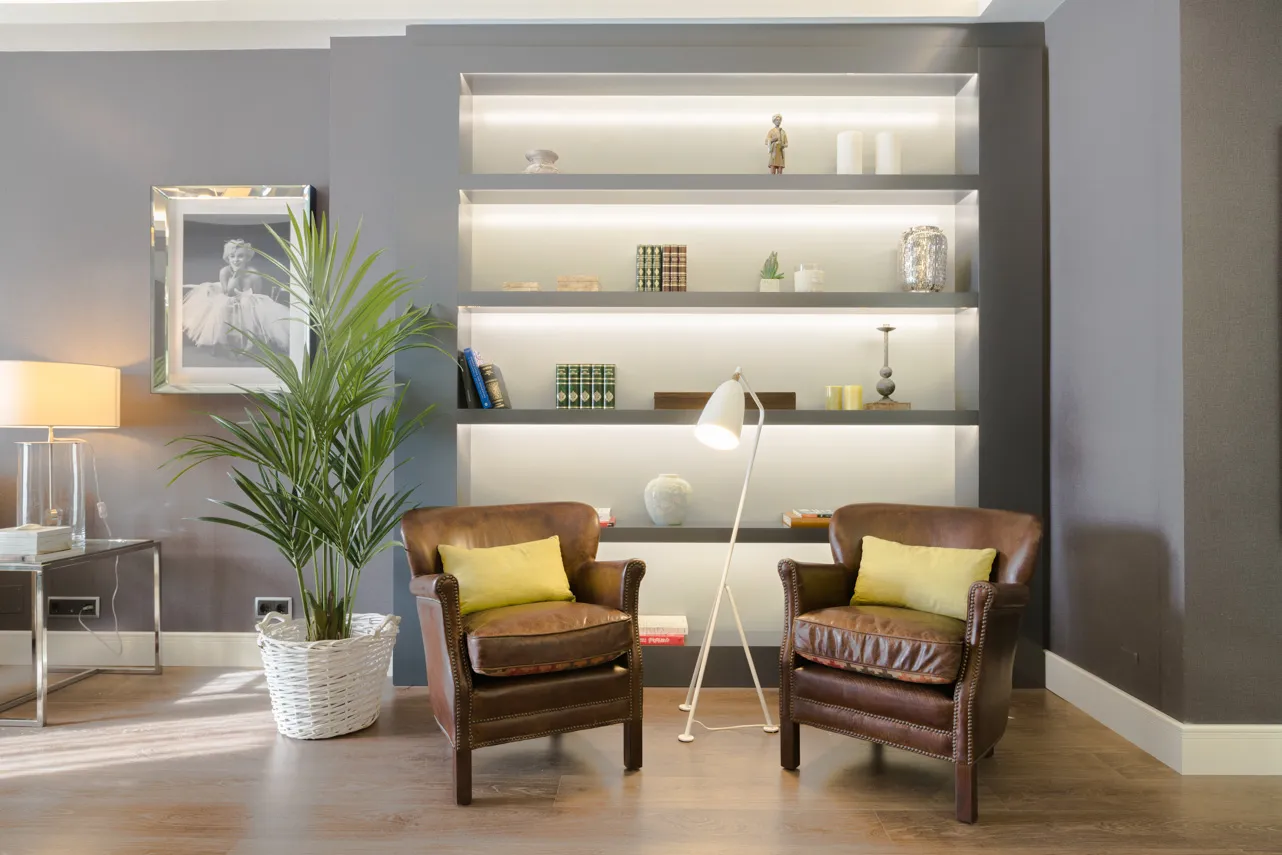 Contemporary Madrid Flat With Bright Home Office For Remote Work Comfort #3