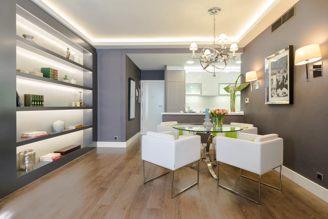 Contemporary Madrid Flat With Bright Home Office For Remote Work Comfort #4