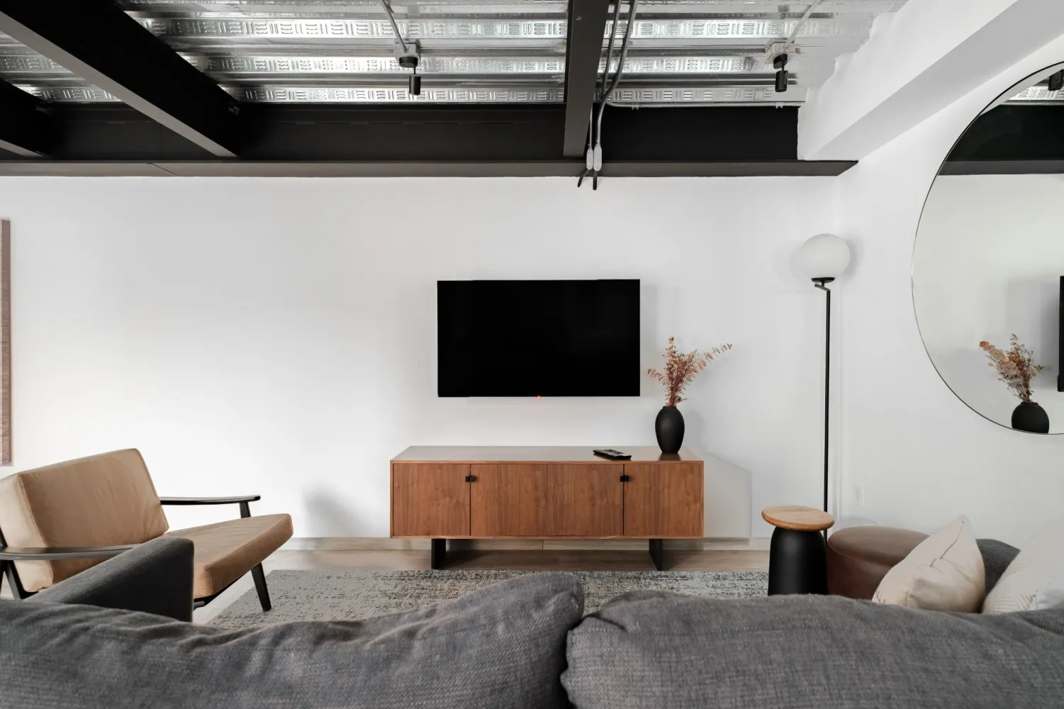 Charming Studio With Dedicated Work Area & Backyard In Reforma, Mexico City #4