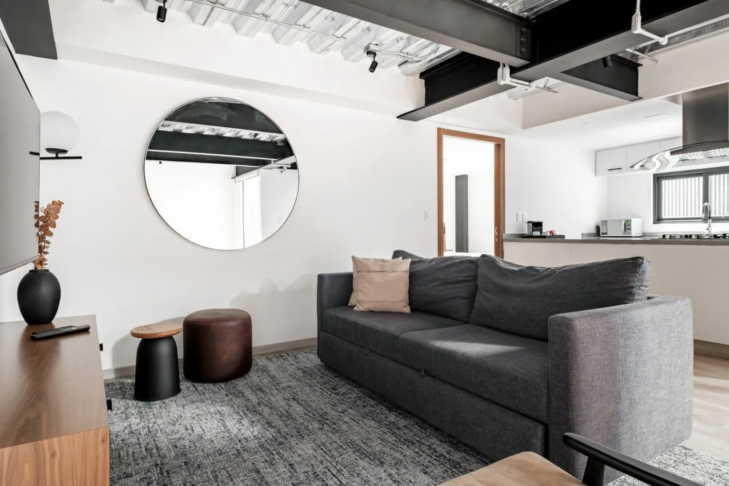 Charming Studio With Dedicated Work Area & Backyard In Reforma, Mexico City