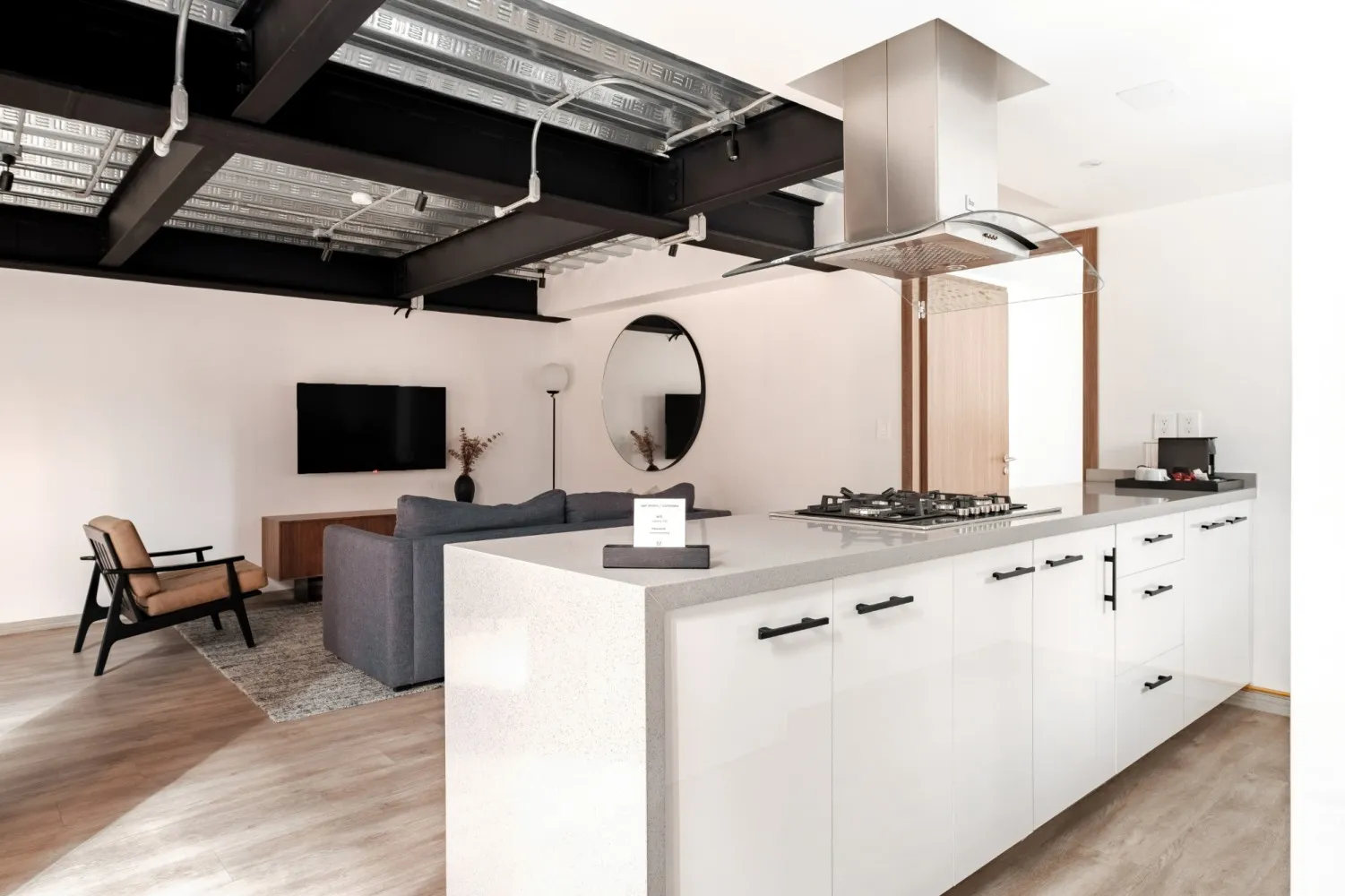 Charming Studio With Dedicated Work Area & Backyard In Reforma, Mexico City #5