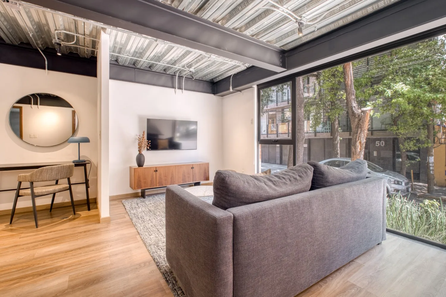 Chic Studio With Dedicated Workspace In Mexico City's Reforma District #3