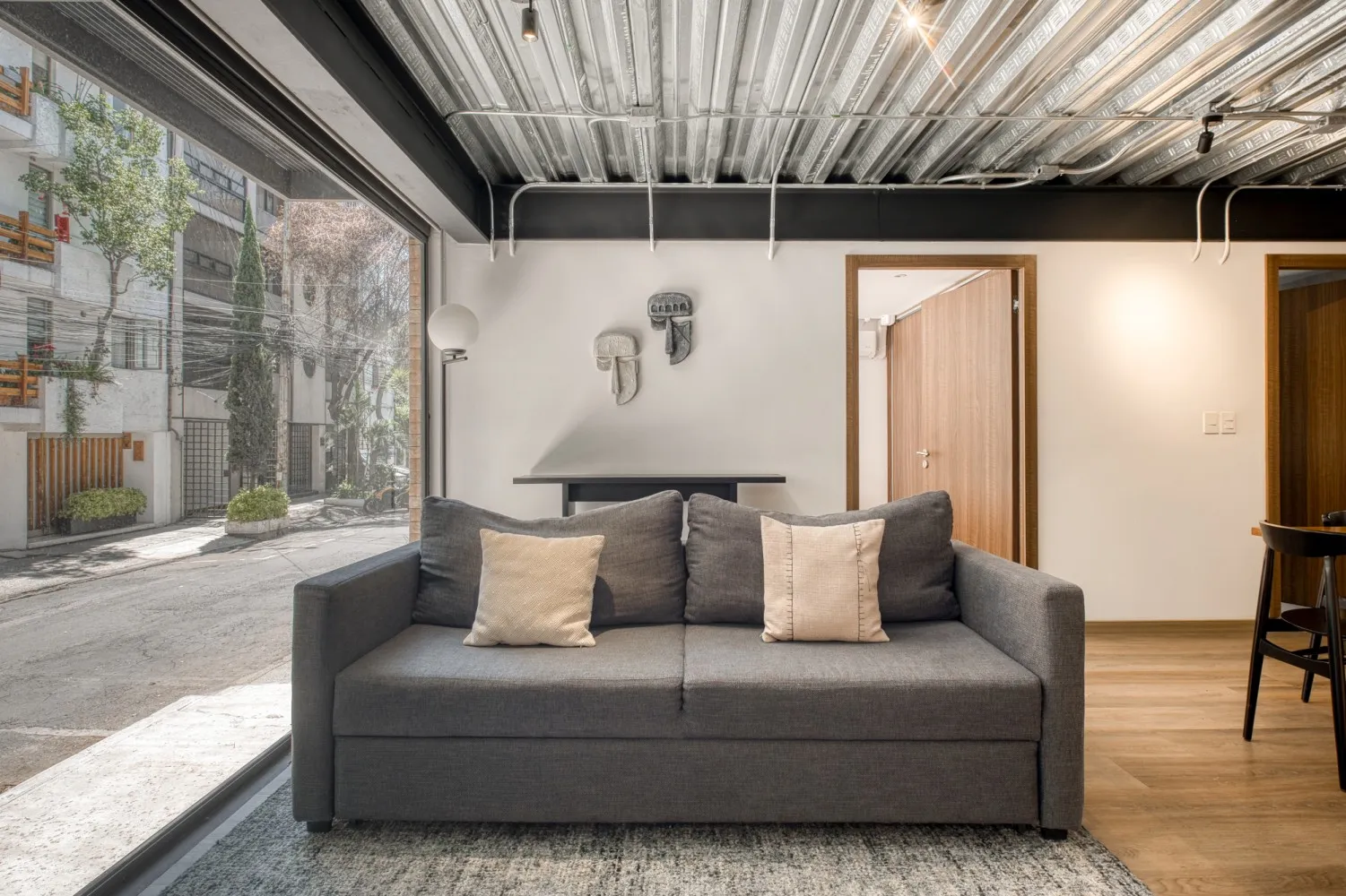 Chic Studio With Dedicated Workspace In Mexico City's Reforma District #4