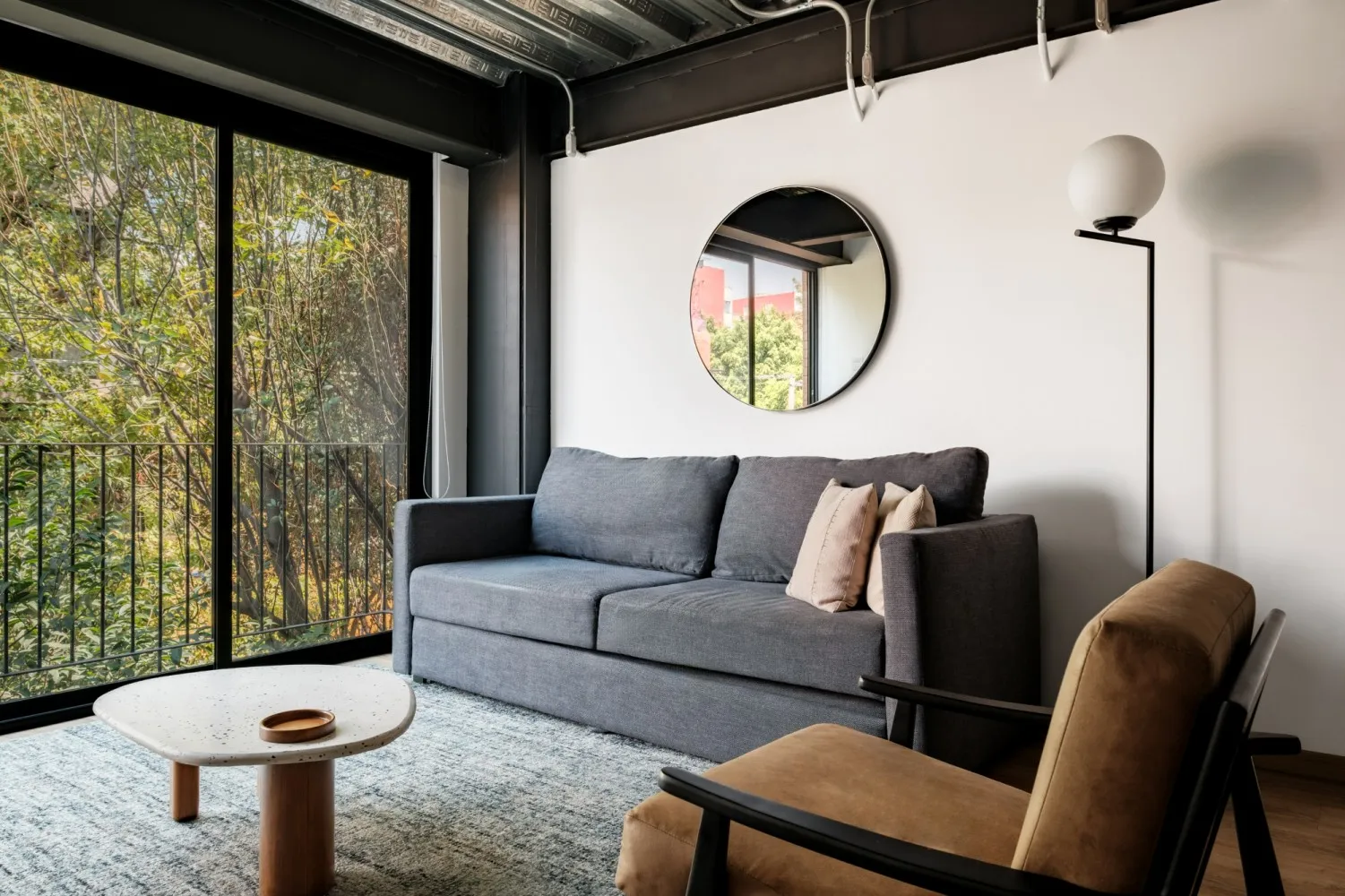 Contemporary Studio With Dedicated Workspace In Mexico City's Reforma District