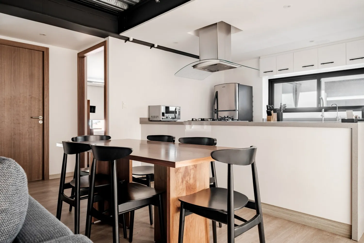 Elegant Design Studio With Dedicated Workspace In Reforma, Mexico City #4