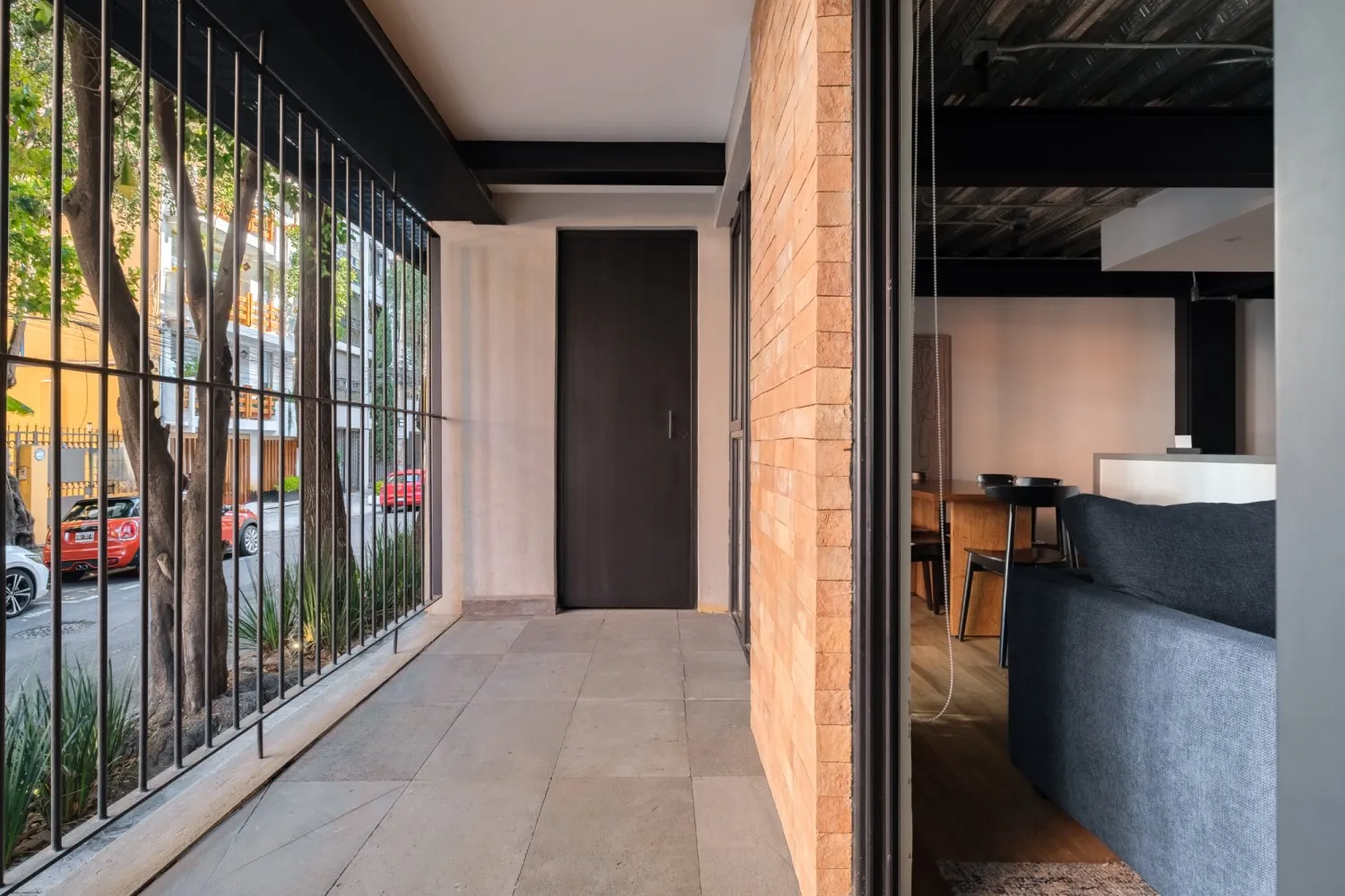 Refined Studio With Dedicated Workspace In Mexico City's Reforma Neighborhood #5
