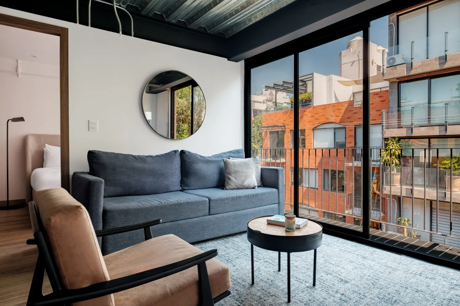 Trendy Open-plan Studio With Home Office Space In Reforma, Mexico City