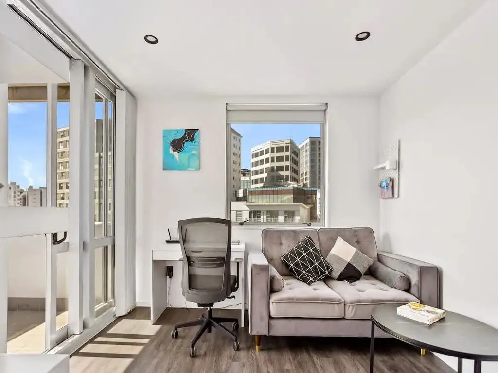 Chic Contemporary Flat, Auckland - Charming 1br Featuring Dedicated Home Office & Fast Wifi #4