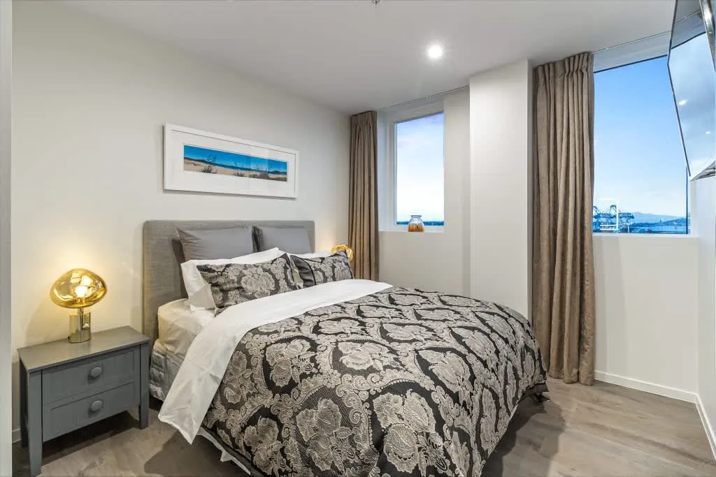 Premium 2br Flat In Auckland: Efficient Layout, Dedicated Home Office & High-speed Wifi #3