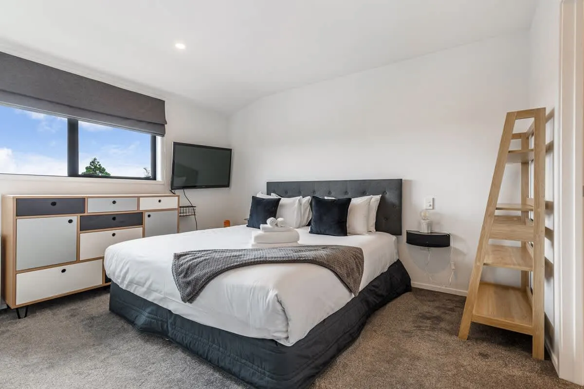 Cozy 2br Professional Flat Auckland - Dedicated Home Office & High-speed Wifi #4
