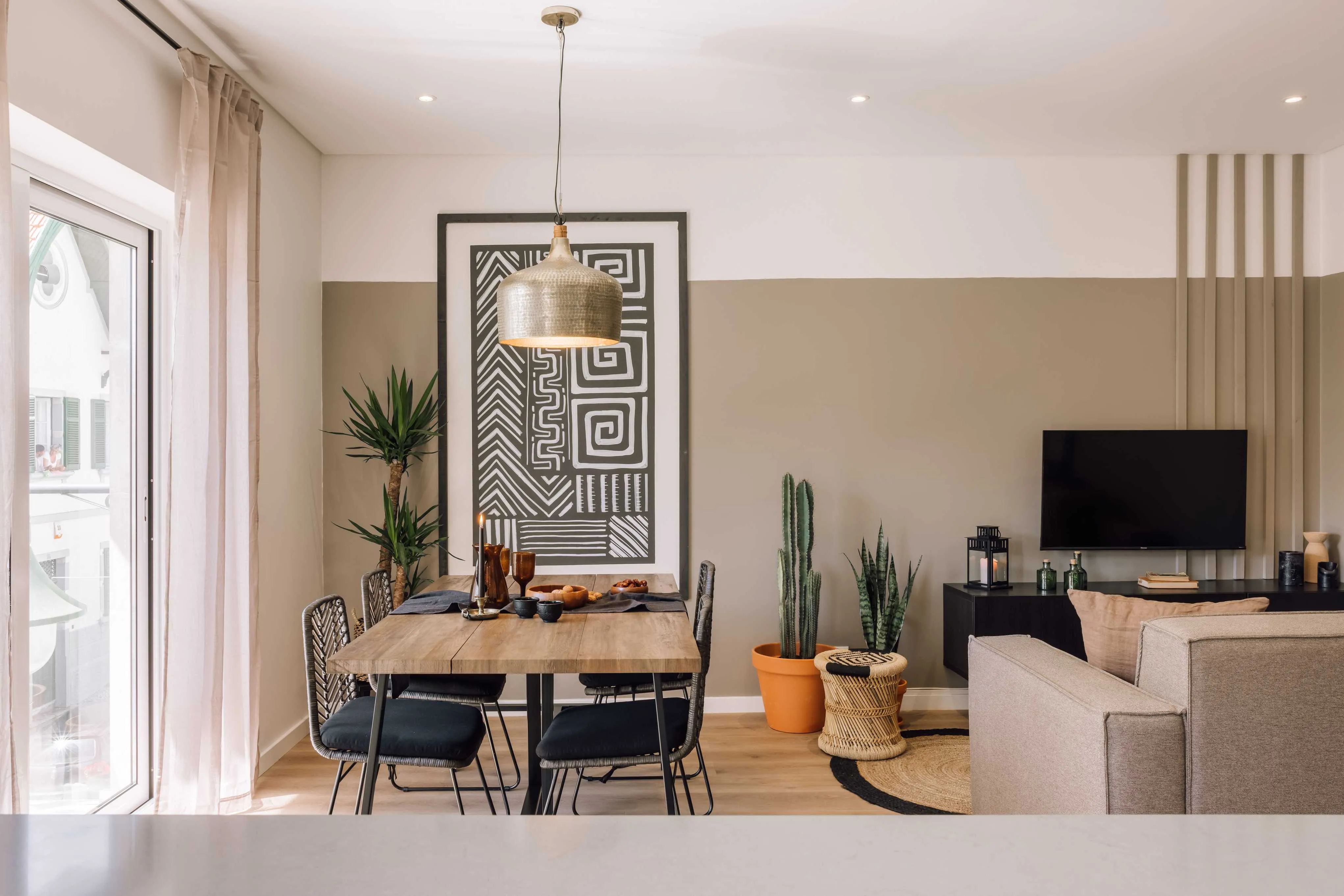 Spacious Lisbon Flat With Ultra-fast Wifi, Pro Monitors & Video Conference Setup #3
