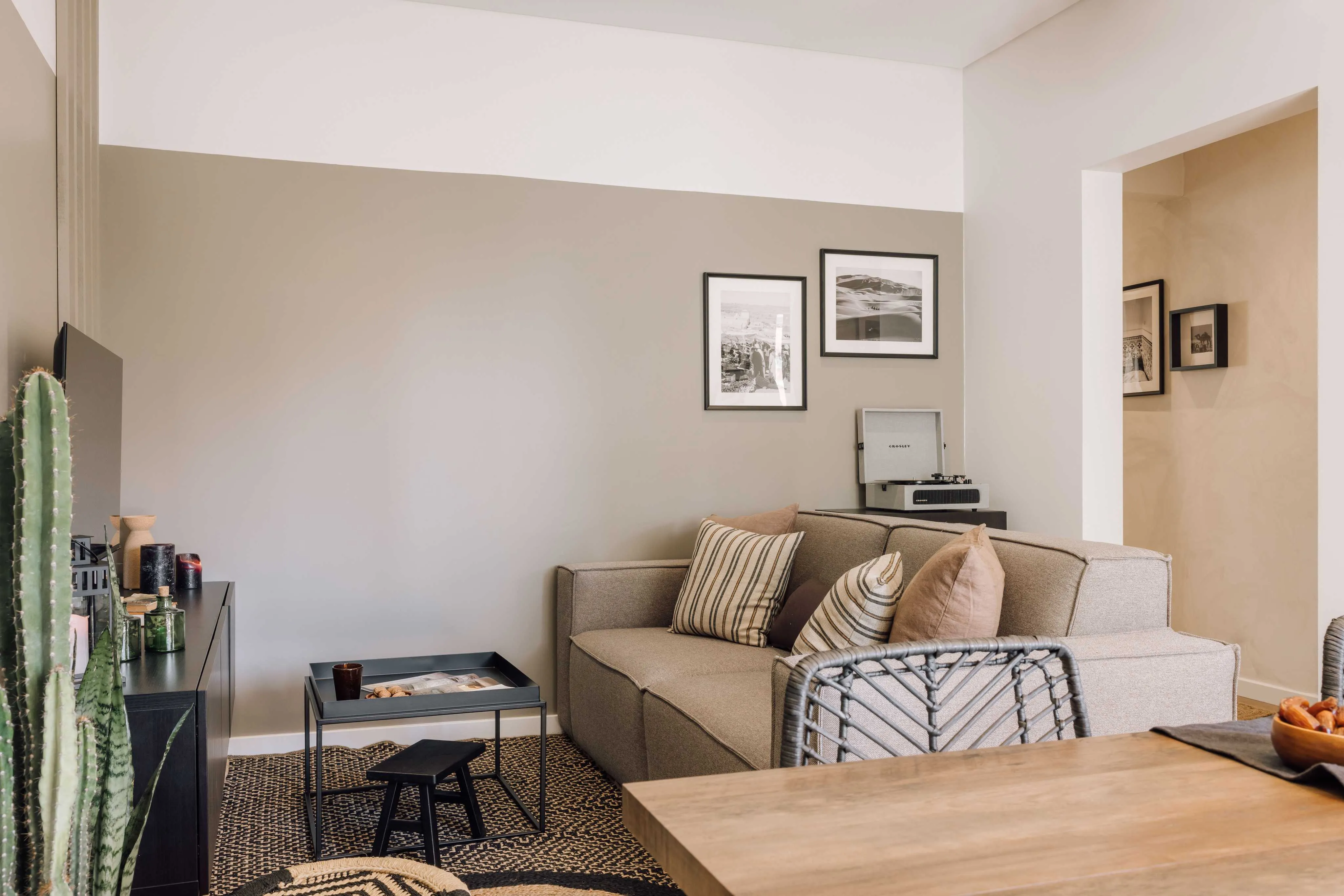 Spacious Lisbon Flat With Ultra-fast Wifi, Pro Monitors & Video Conference Setup #5