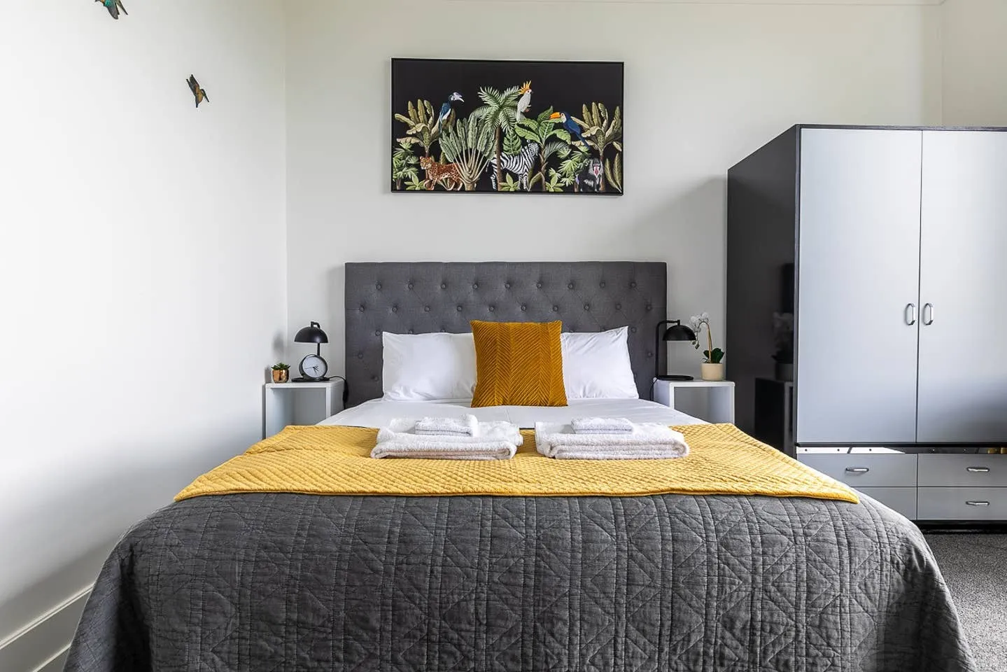 Cozy Auckland Flat For Remote Work: Professional Home Office, Pool Access & City View #2