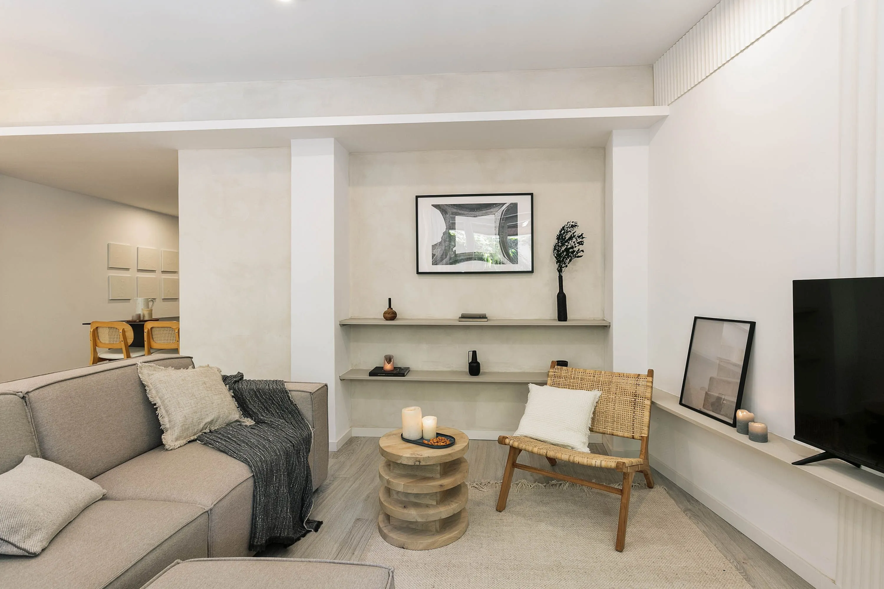Spacious Barcelona Flat With Pro Work Setup And Modern Kitchen For Digital Nomads #2