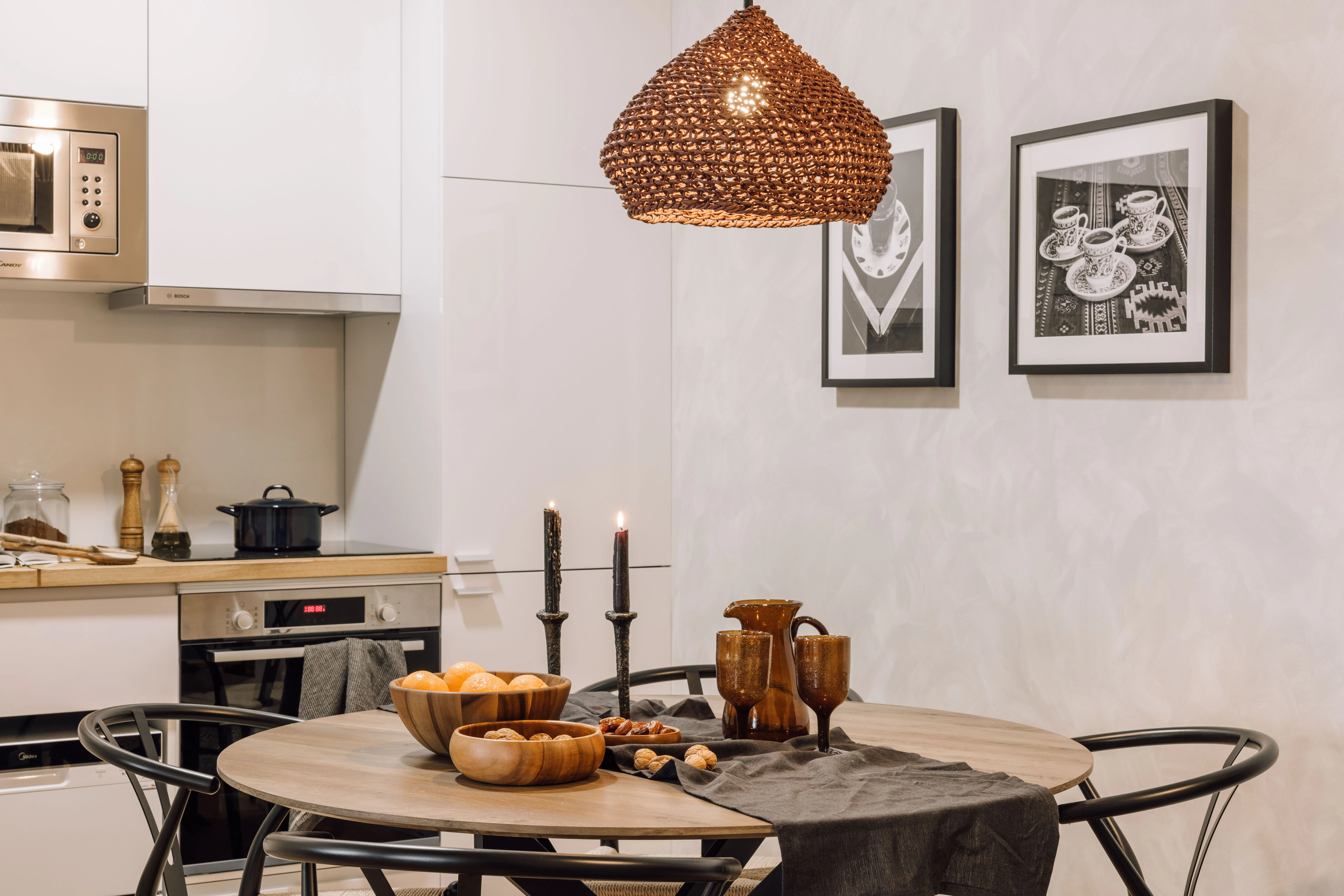 Premium Lisbon Flat With Gigabit Internet & Pro Workspace Setup For Digital Nomads #3