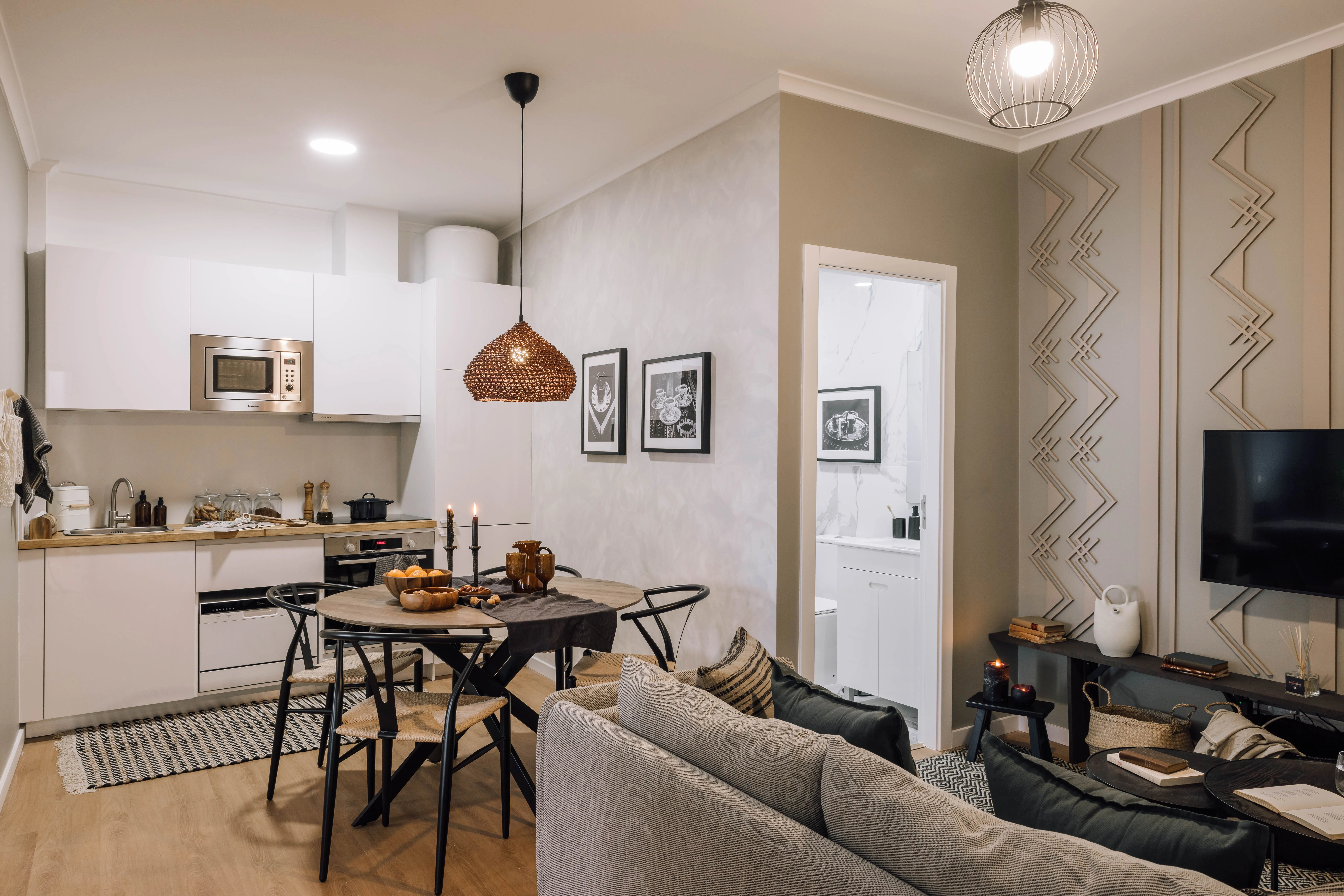 Premium Lisbon Flat With Gigabit Internet & Pro Workspace Setup For Digital Nomads #2