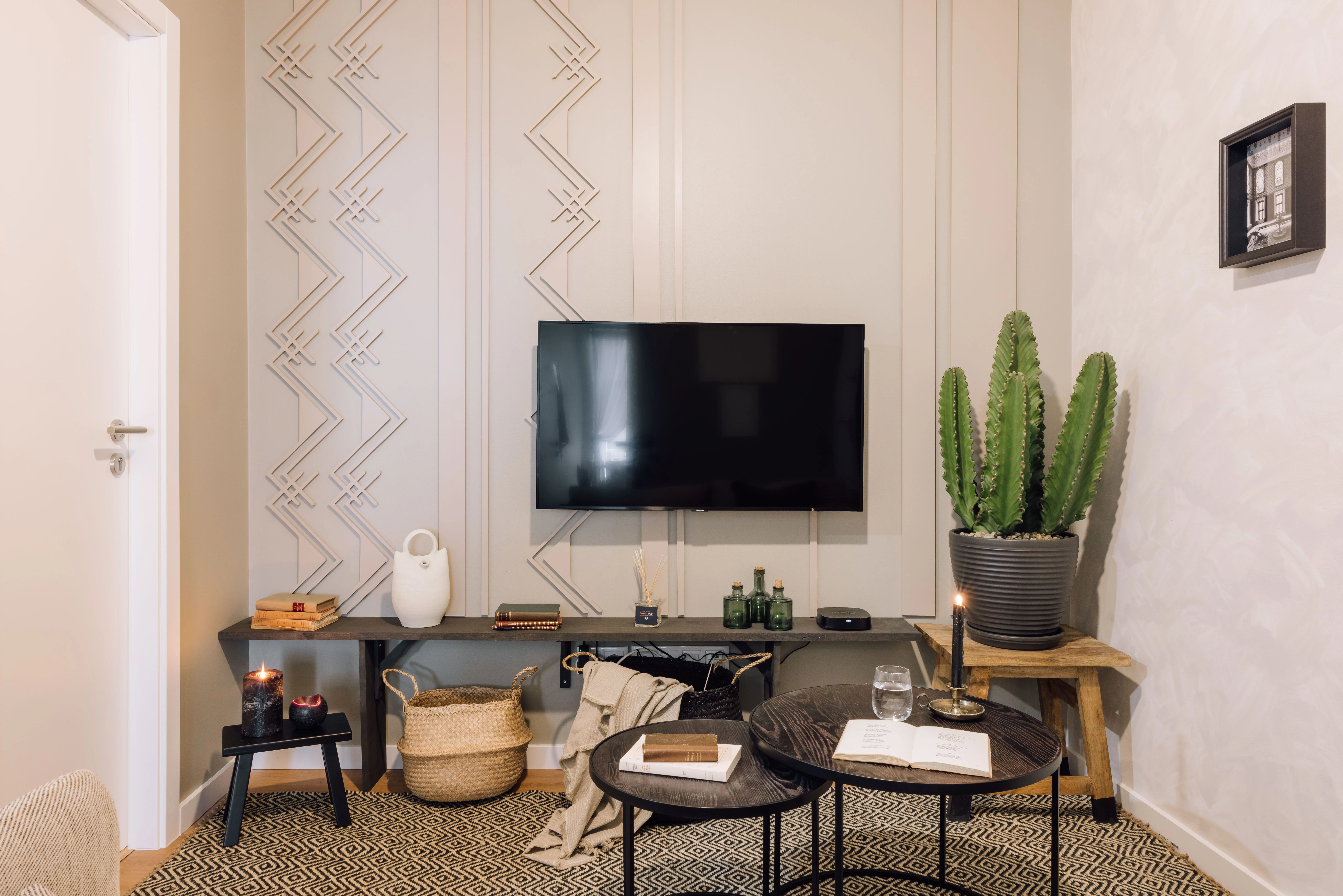Premium Lisbon Flat With Gigabit Internet & Pro Workspace Setup For Digital Nomads #5