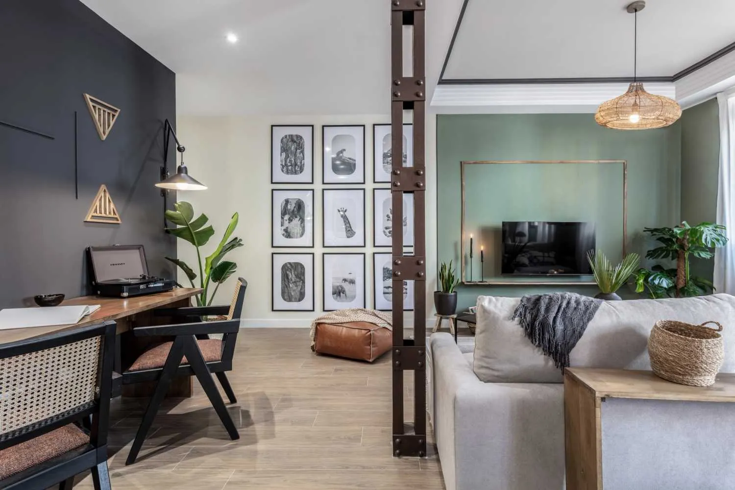 Distinctive Madrid Apartment With Ultra-fast Wifi, Pro Monitors & Modern Kitchen For Remote Work #4
