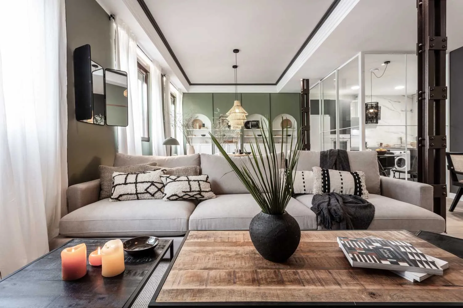Distinctive Madrid Apartment With Ultra-fast Wifi, Pro Monitors & Modern Kitchen For Remote Work #3