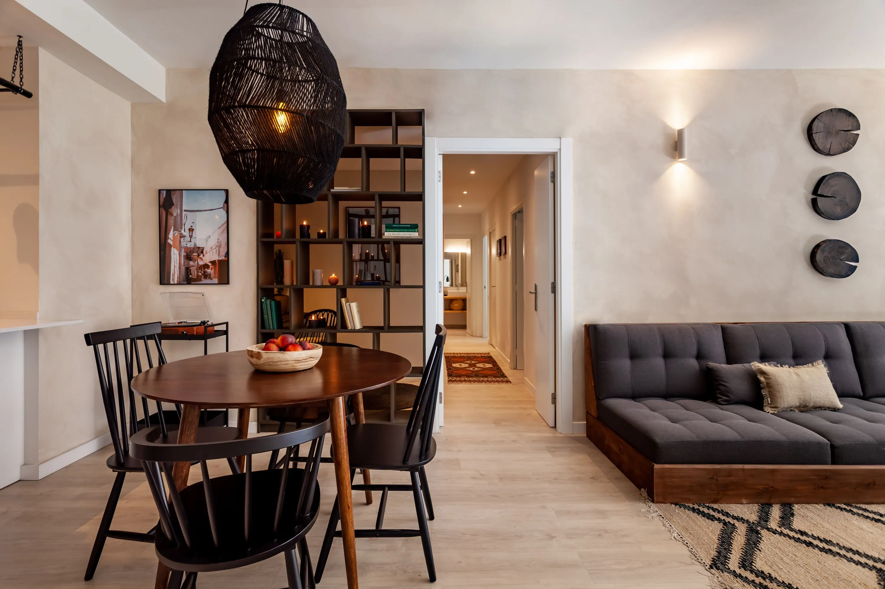 Trendy 100m2 Barcelona Flat With Ultra-fast Wifi And Home Office Setup #3