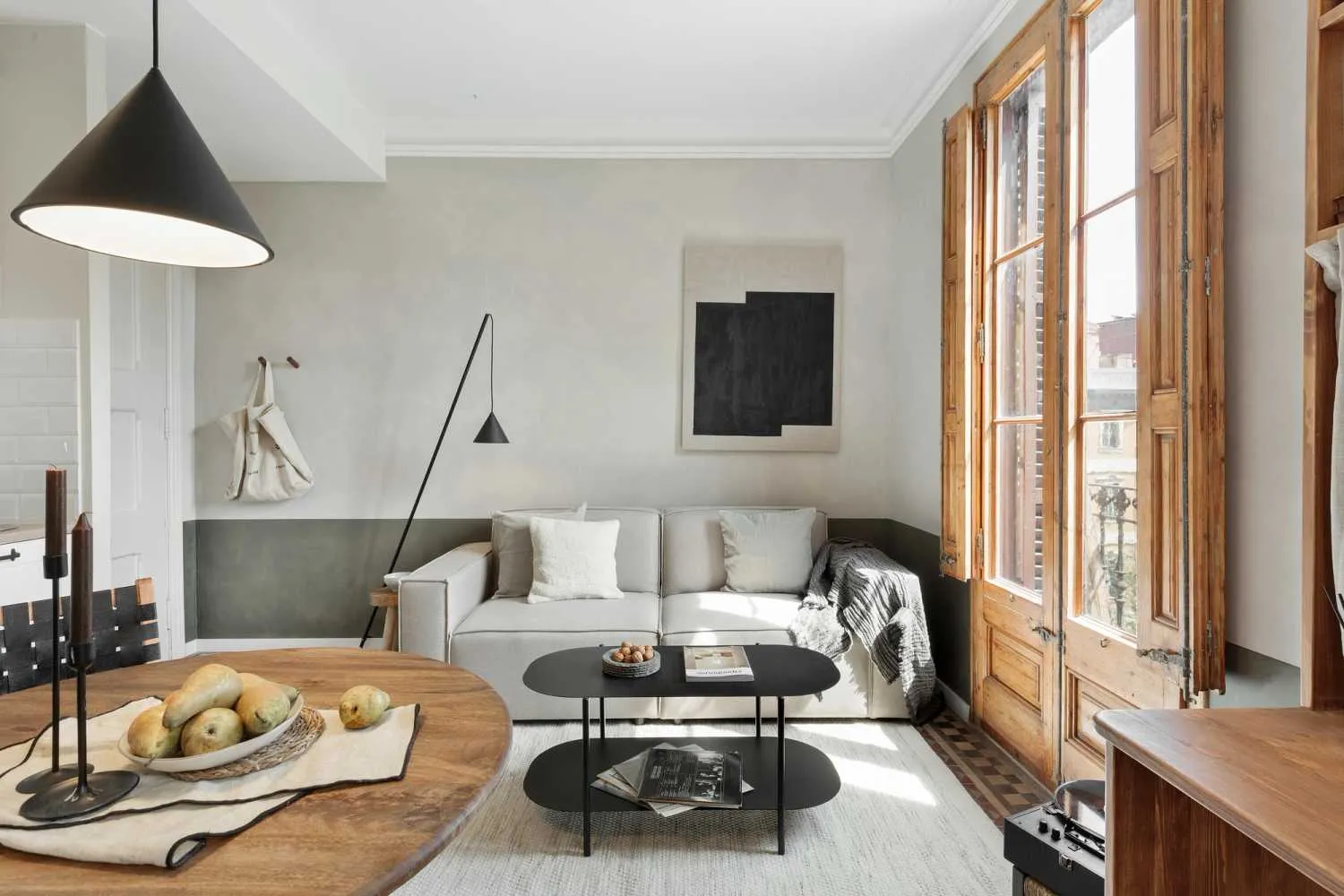 Stylish 36m2 Barcelona Studio With Home Office Suite, Ultra-fast Wifi & City Views #3