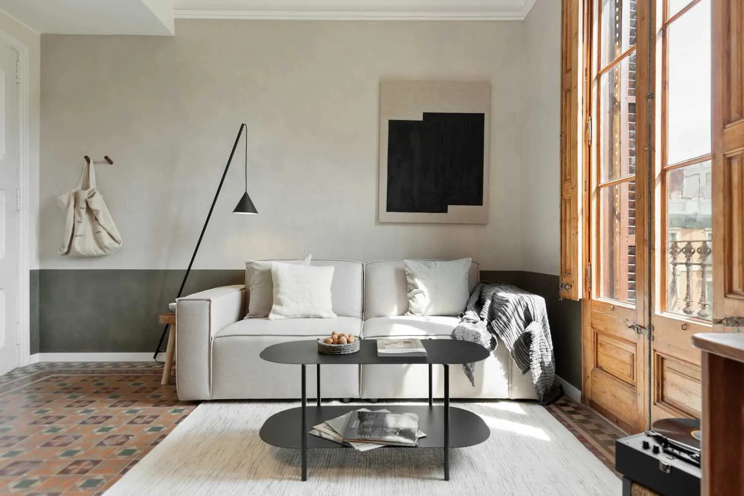 Stylish 36m2 Barcelona Studio With Home Office Suite, Ultra-fast Wifi & City Views #4